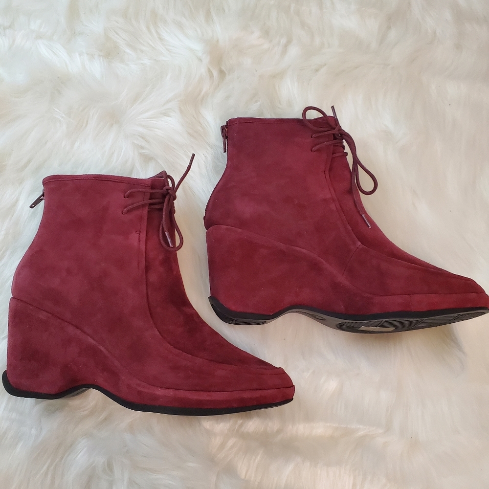 L'Amour Des Pieds 10 Mulberry Suede Wedge Booties - Picture 7 of 8